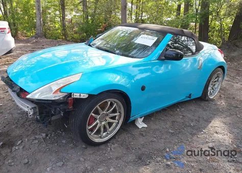 2013 Nissan 370Z Touring z USA, uszkodzony, nr VIN JN1AZ4FH2DM790045